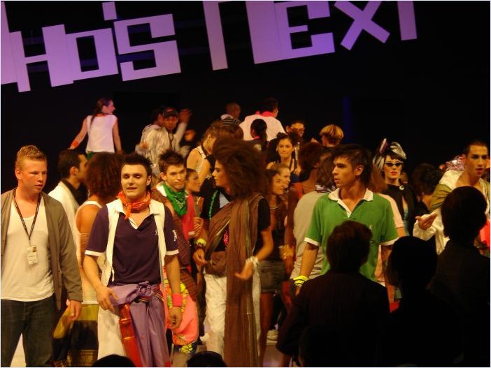 WHO’S NEXT — Salon international de la Mode — document original